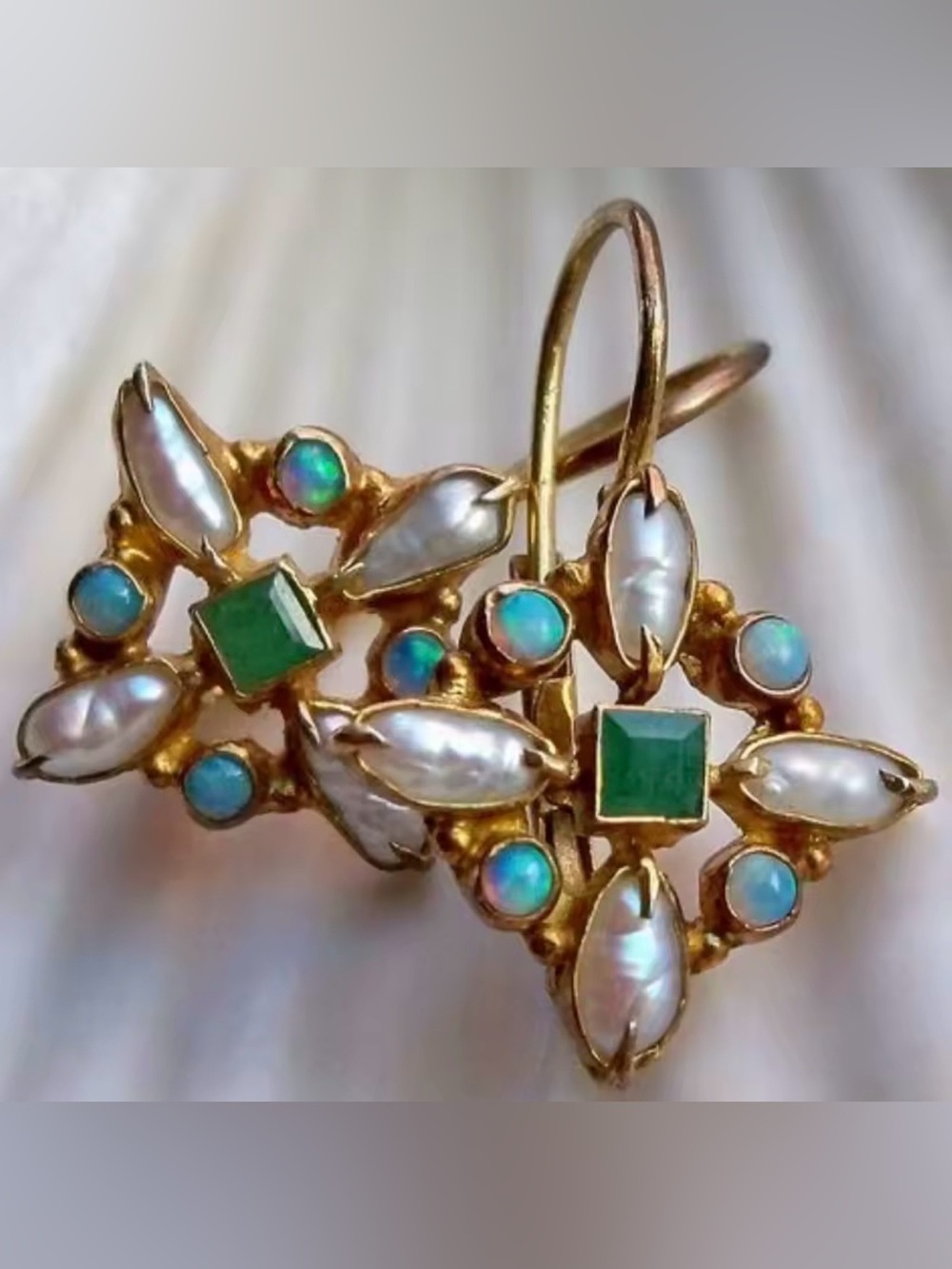 Pearl Look Green Blue Gem Dangle Earrings Gold Tone Vintage Statement Jewelry - Picture 2 of 5